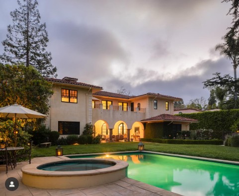 Permit Expeditor in Los Angeles